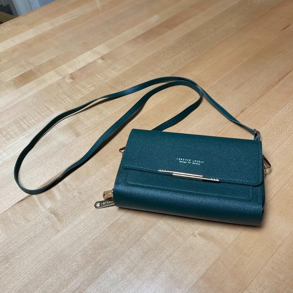 EUC Forever Lovely Green Purse